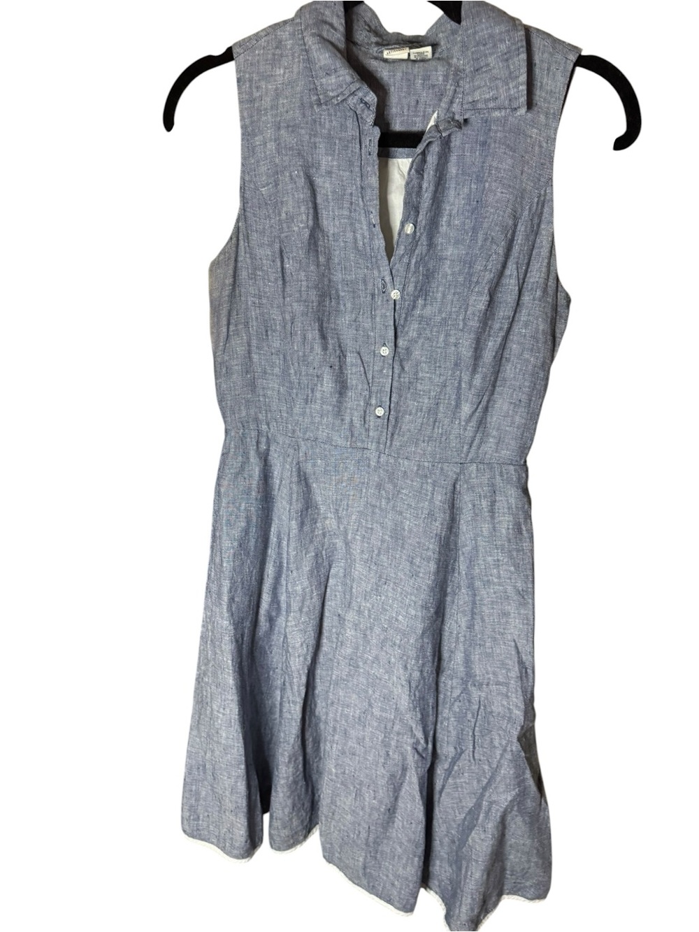 Artisan Ny Sleeveless Chambray Top in Denim Blue